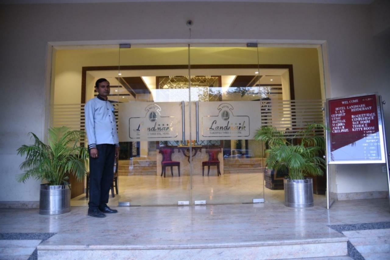 Hotel Landmark Gwalior Exteriör bild